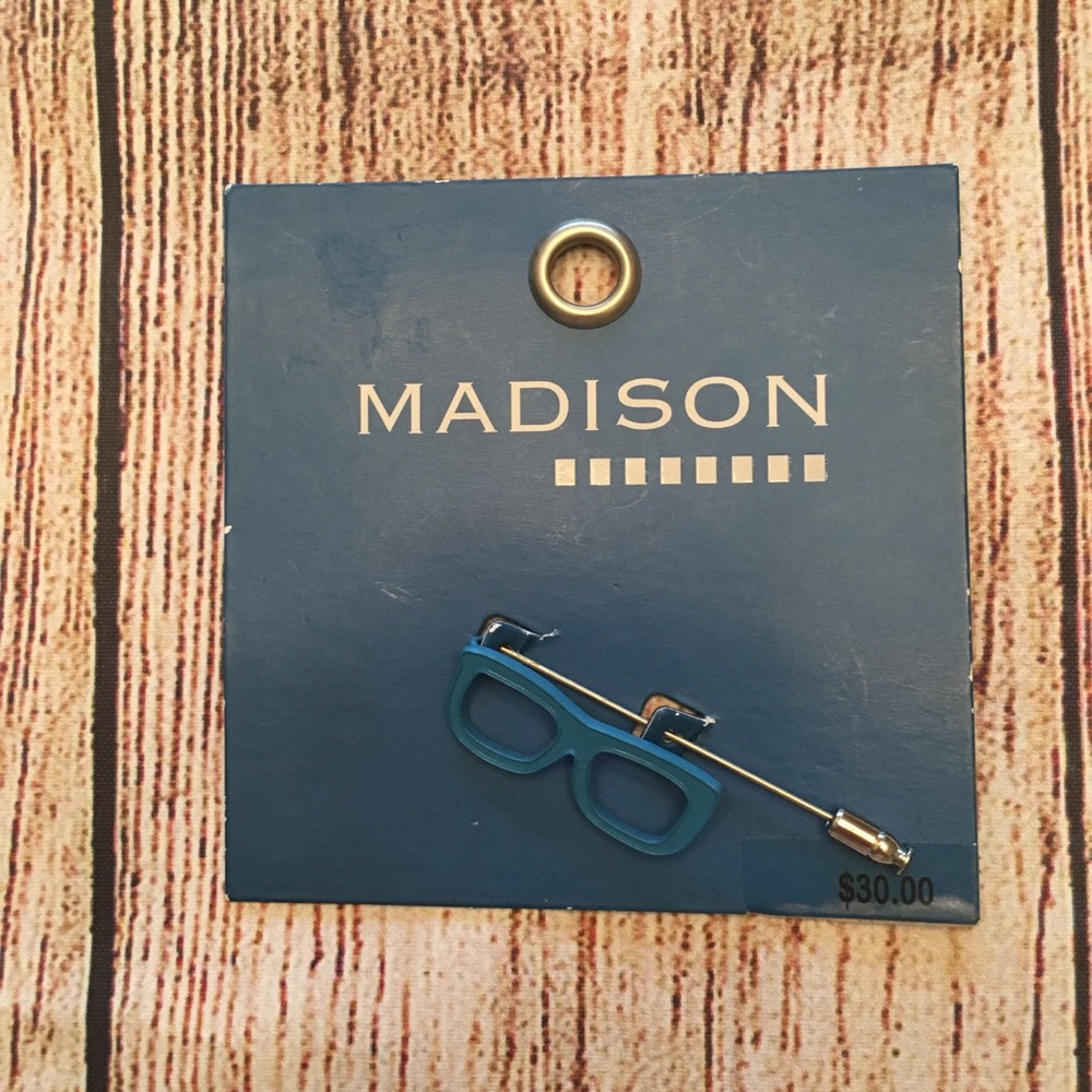 Madison by Belk Men’s Sunglass Lapel Pin
